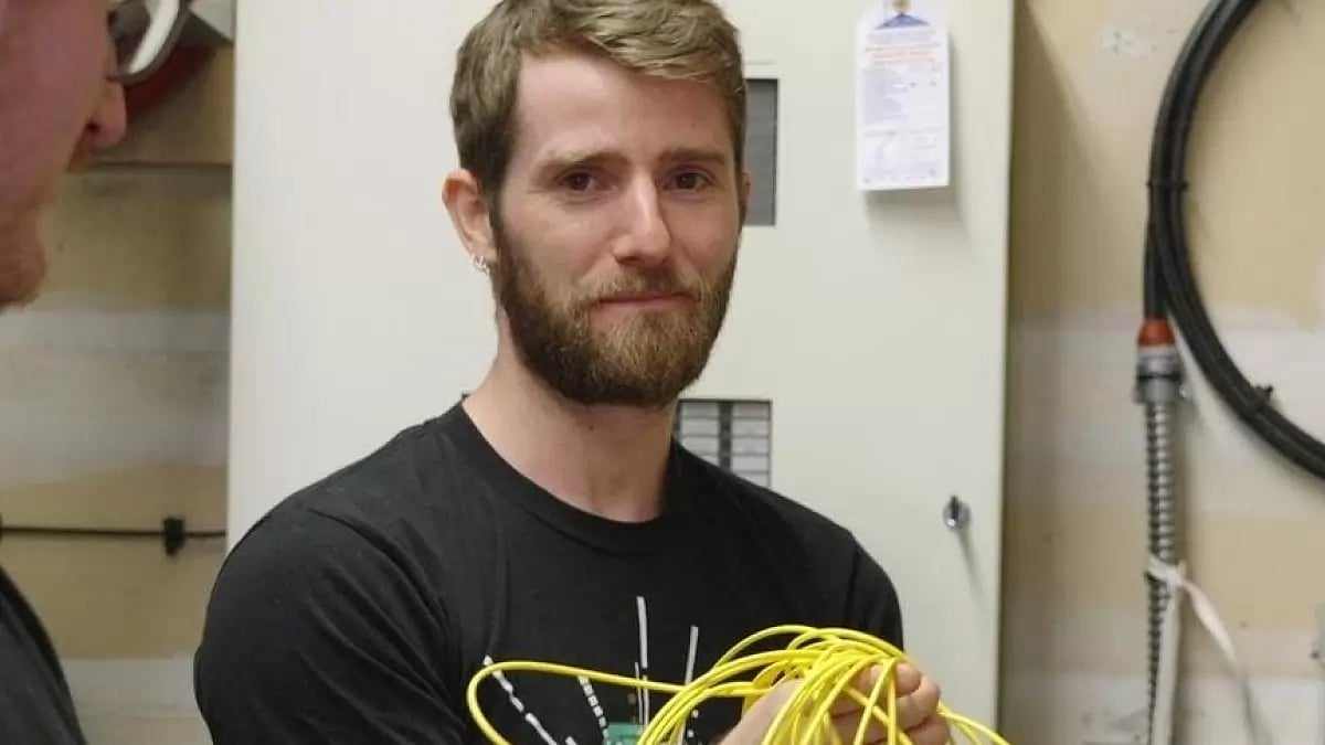 Rise to Management and Video Origins