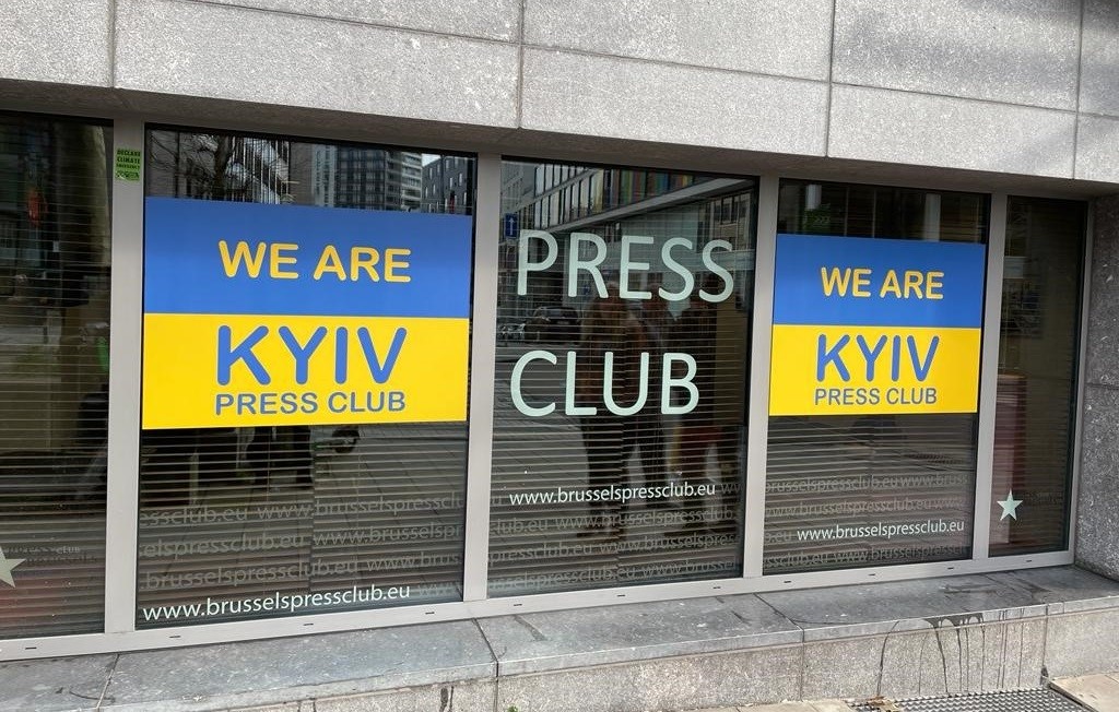 Commercial Event Hosting and Third-Party Sponsorship Models