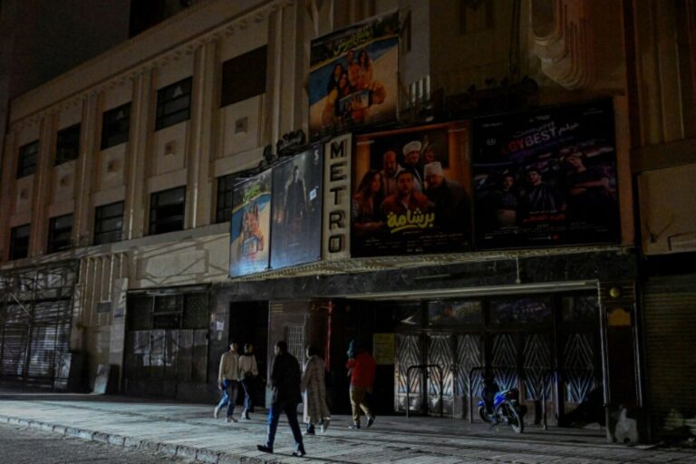 Egypt’s early closing order jolts Cairo’s night life as war-driven oil costs soar