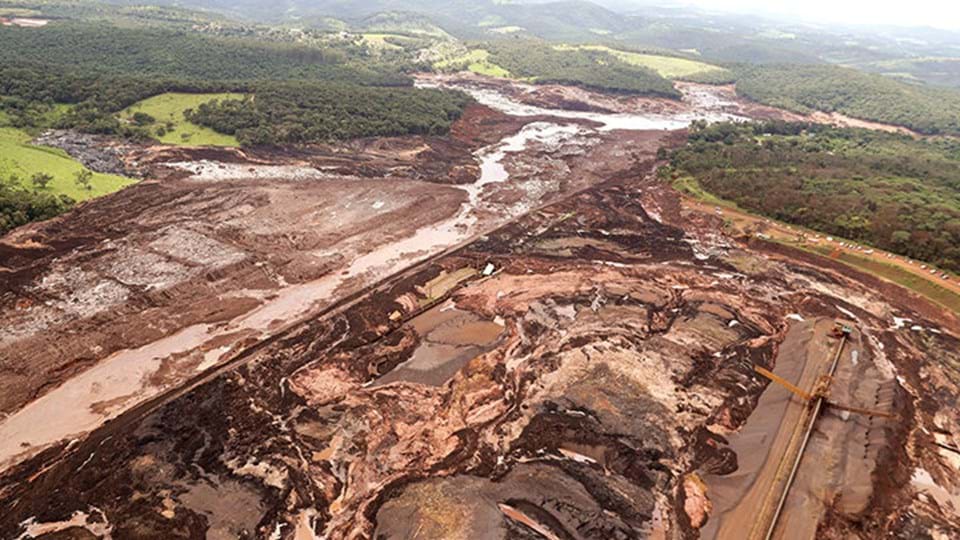 Vale S.A.: Fraudulent stability certifications for tailings dams in Minas Gerais prior to collapse 6 Ignoring the 'Dams at Their Limit' Anonymous Executive Warning
