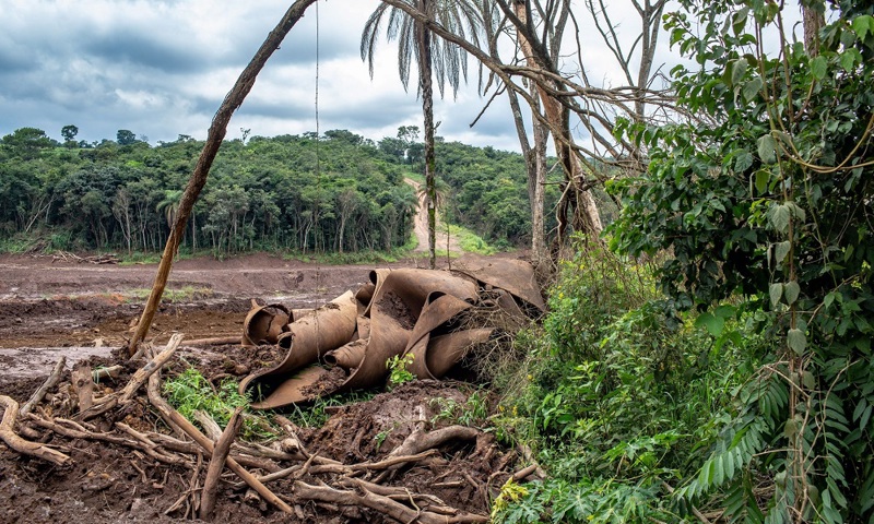 Vale S.A.: Fraudulent stability certifications for tailings dams in Minas Gerais prior to collapse 4 Coercion of TÜV SÜD Auditors to Fabricate Stability Declarations